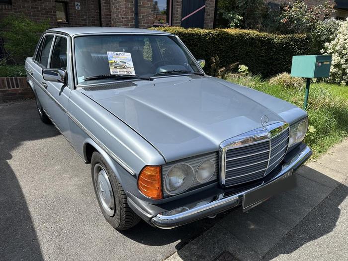 Mercedes-Benz 200 W123 1981, photo 1